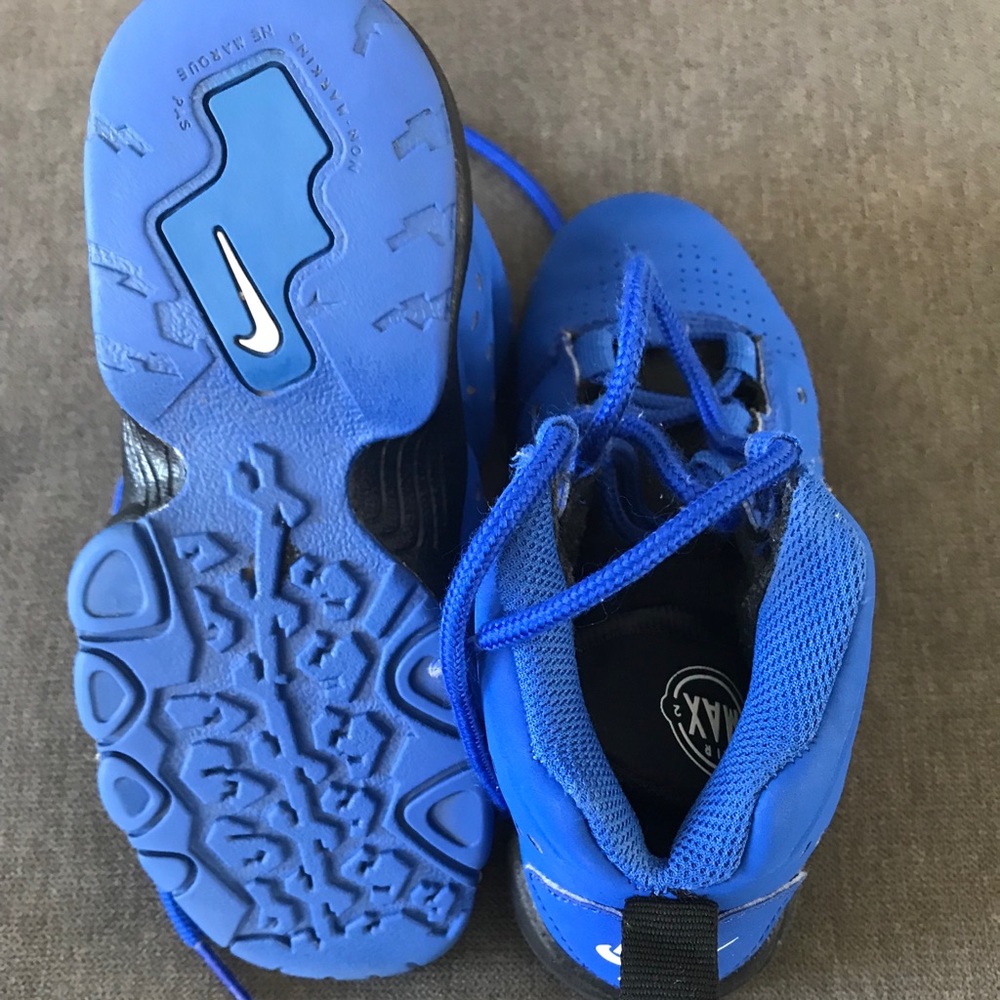 Kids Nike Barkley posits